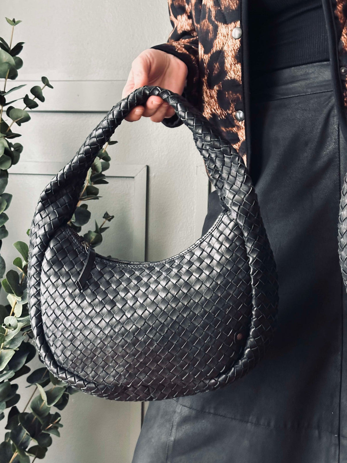 Élégant sac bandoulière tressé à la main - Black