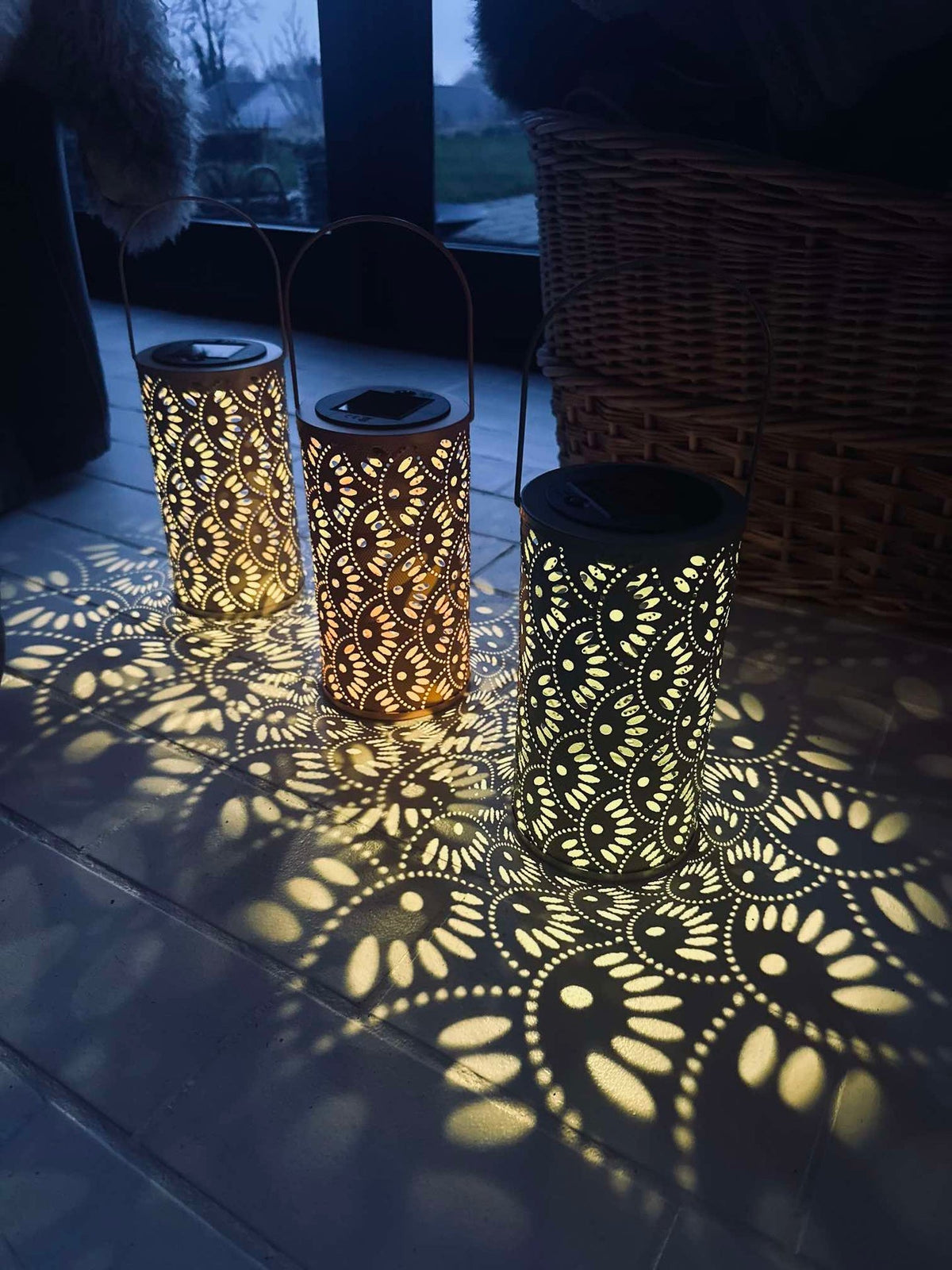 Lanterne DELI avec panneaux solaires – Beige