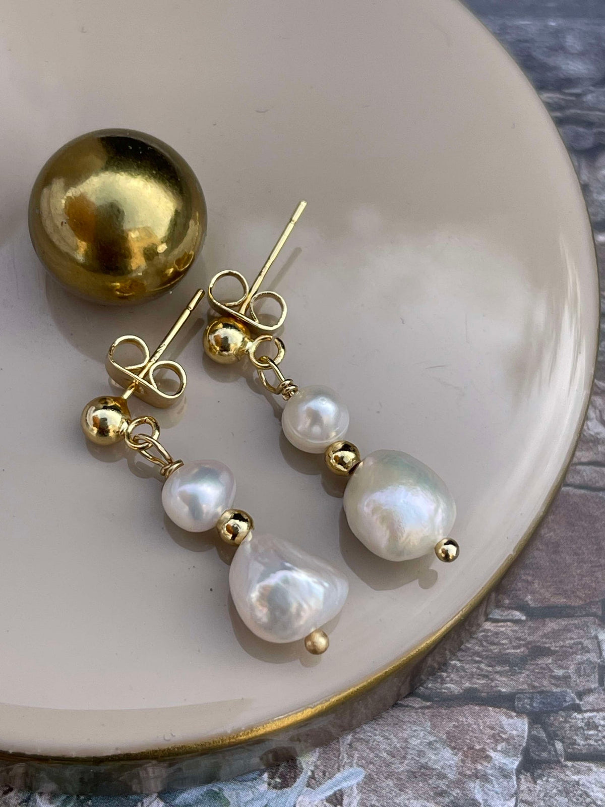 Boucles d’oreilles FLORENTINA avec perles d’eau douce