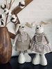 Lapin - Fille en robe rayée