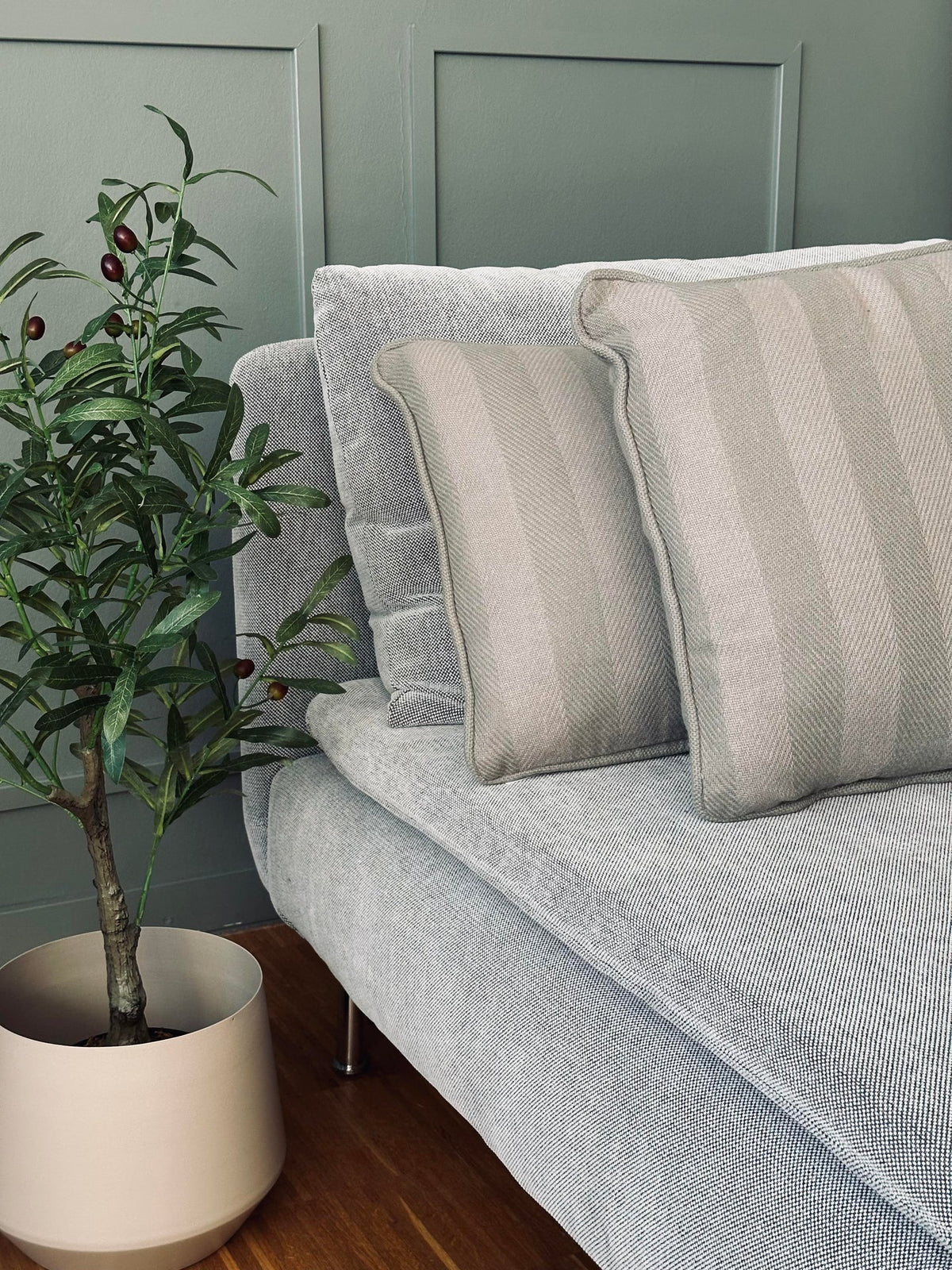 Coussin avec garnissage - Rayures gris / menthe 43x43