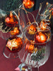 Guirlande lumineuse avec petites boules de Noël