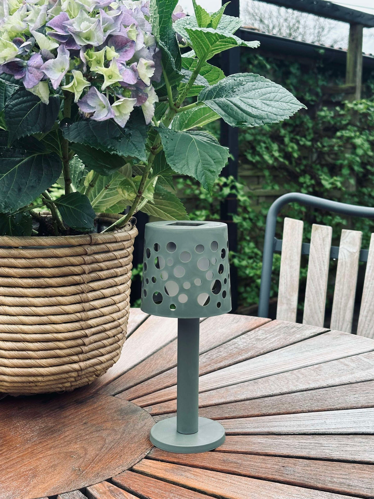 Lampe de table à énergie solaire - Army