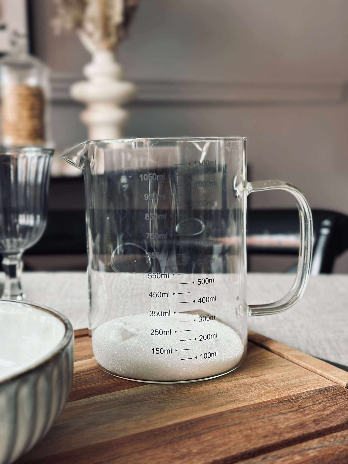 Carafe doseuse en verre - 1000 ml.