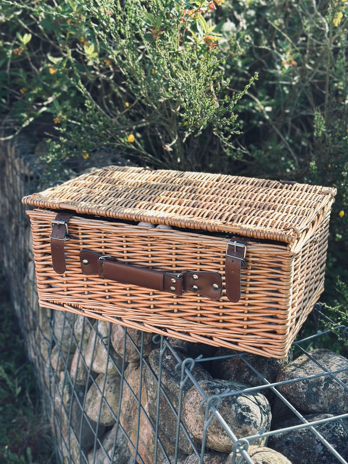 Panier pique-nique avec contenu pour 4 personnes - DELUXE