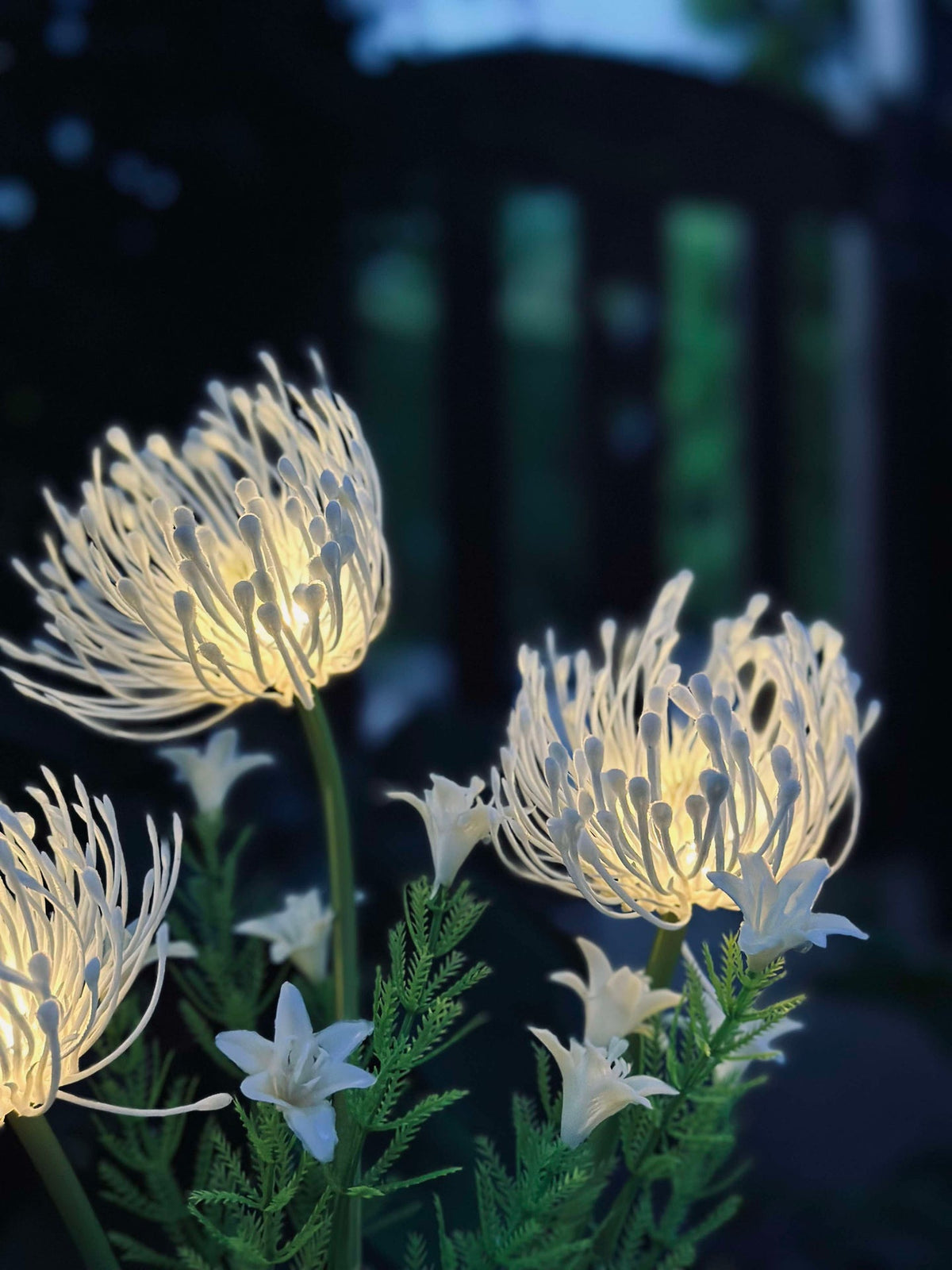 Fleur avec panneaux solaires - Spider Lili blanc