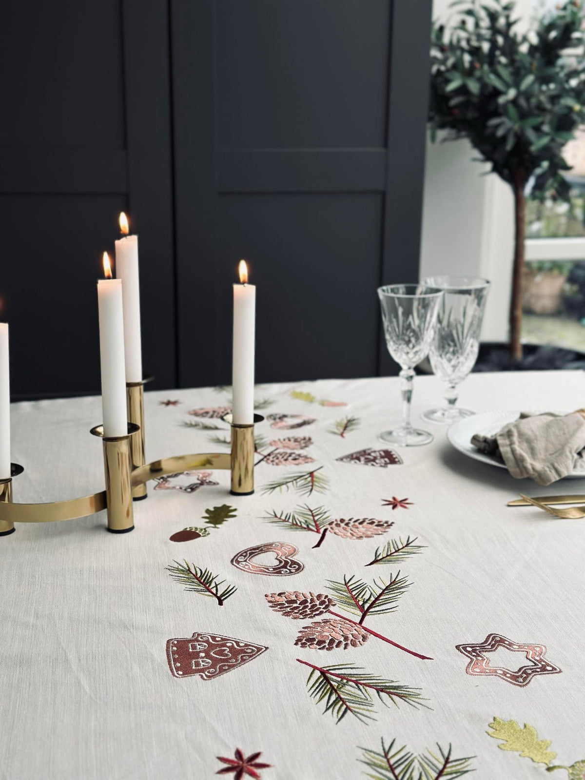 Nappe de Noël broderie - 140x240