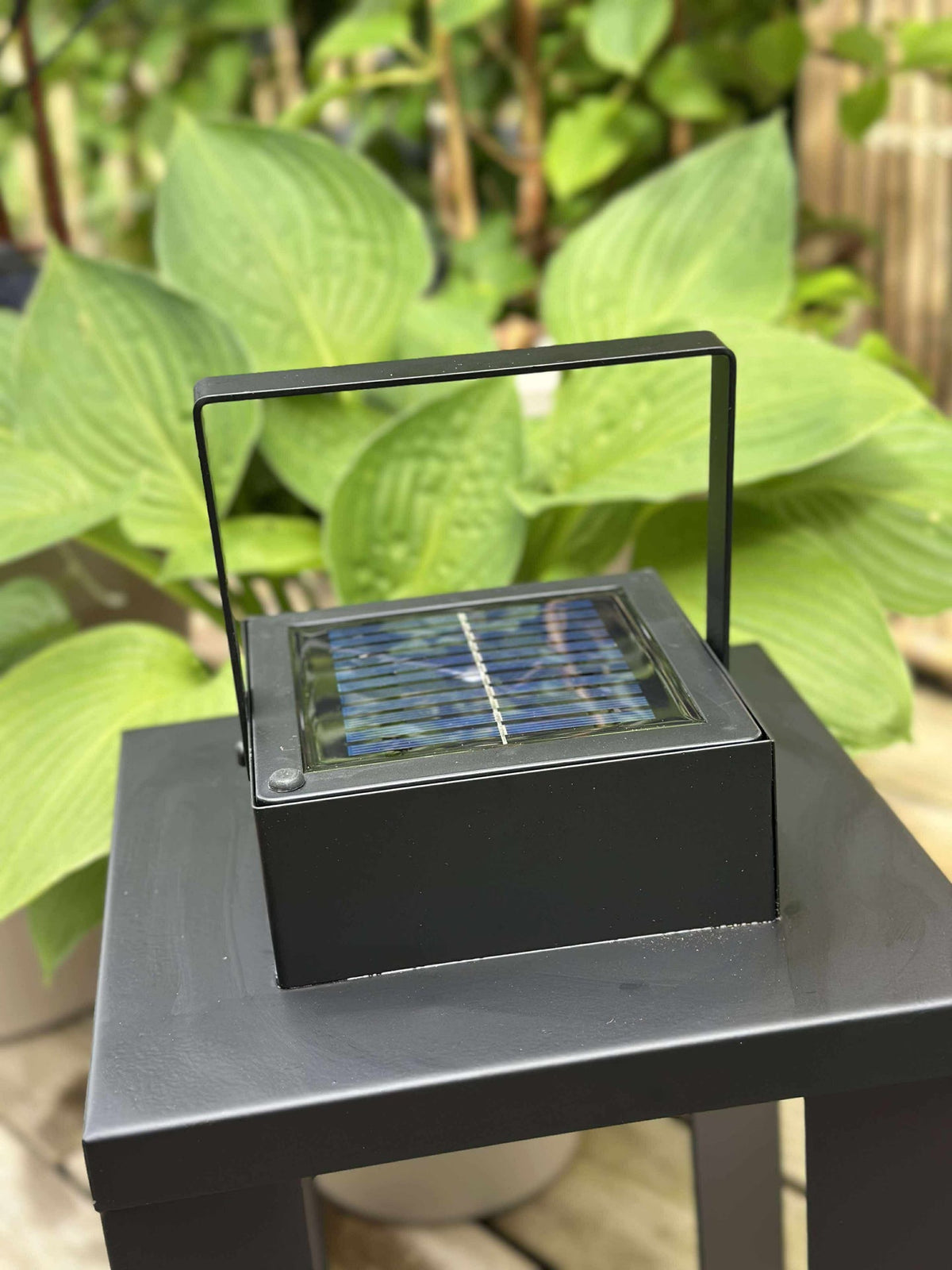 Lanterne LUX avec panneaux solaires