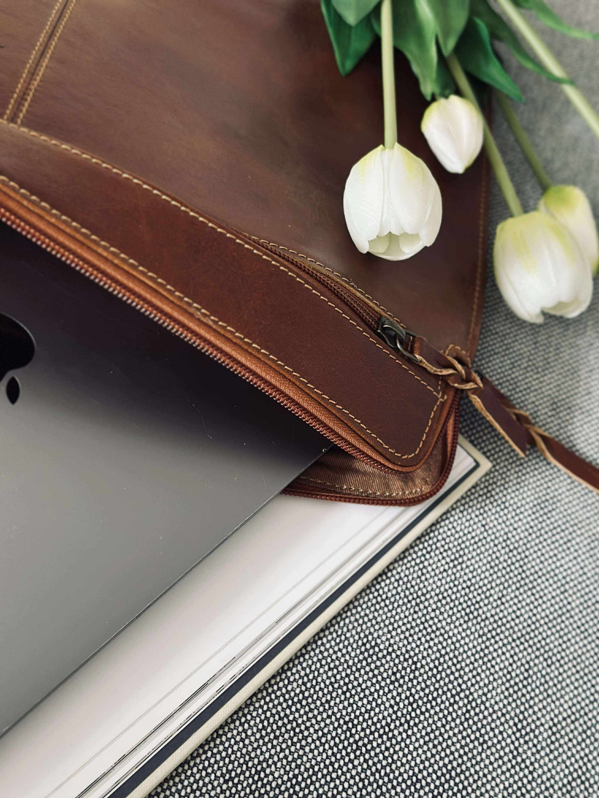 Housse pour ordinateur portable - cuir de buffle cognac