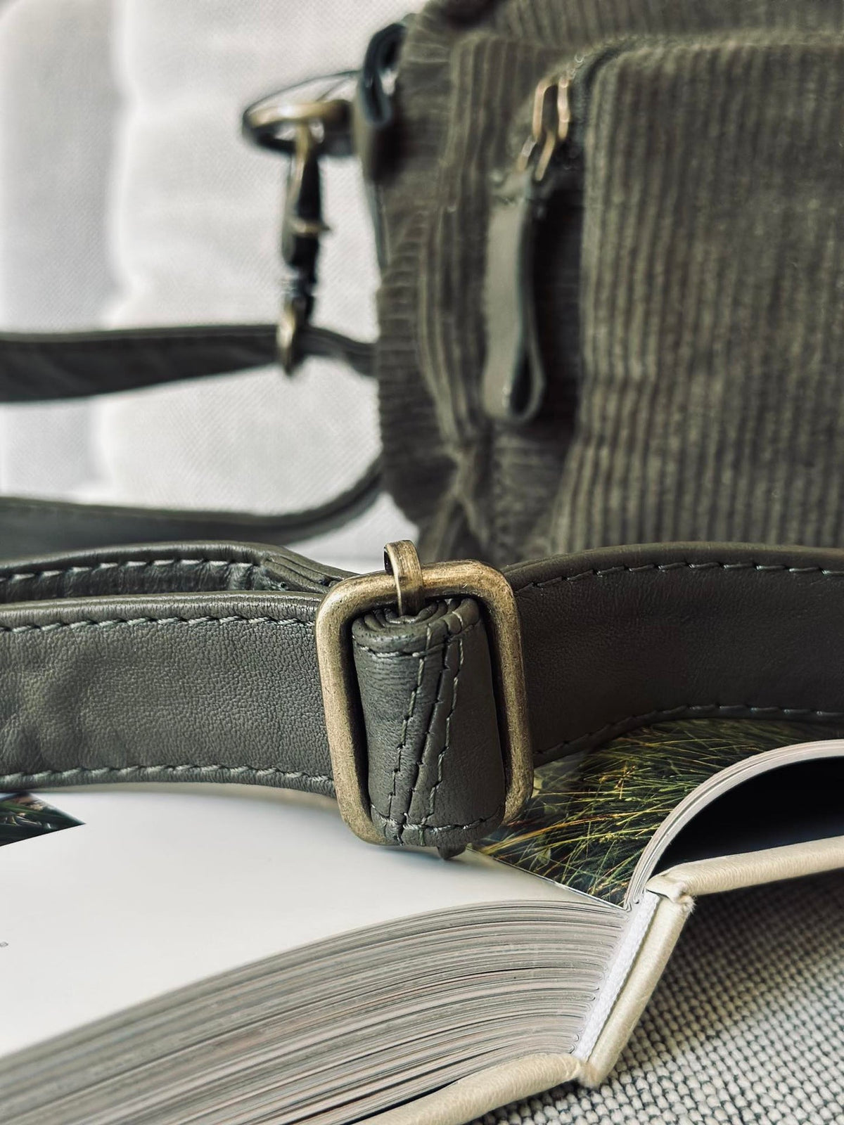Crossbody Army en velours côtelé