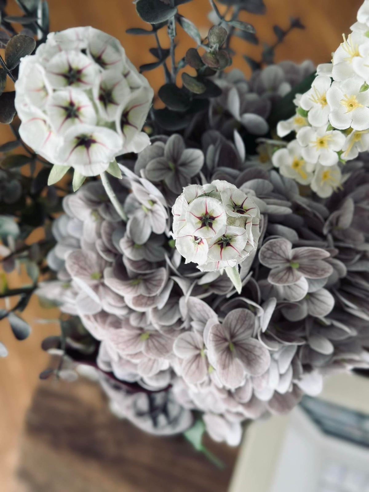 Bouquet avec hortensia et eucalyptus
