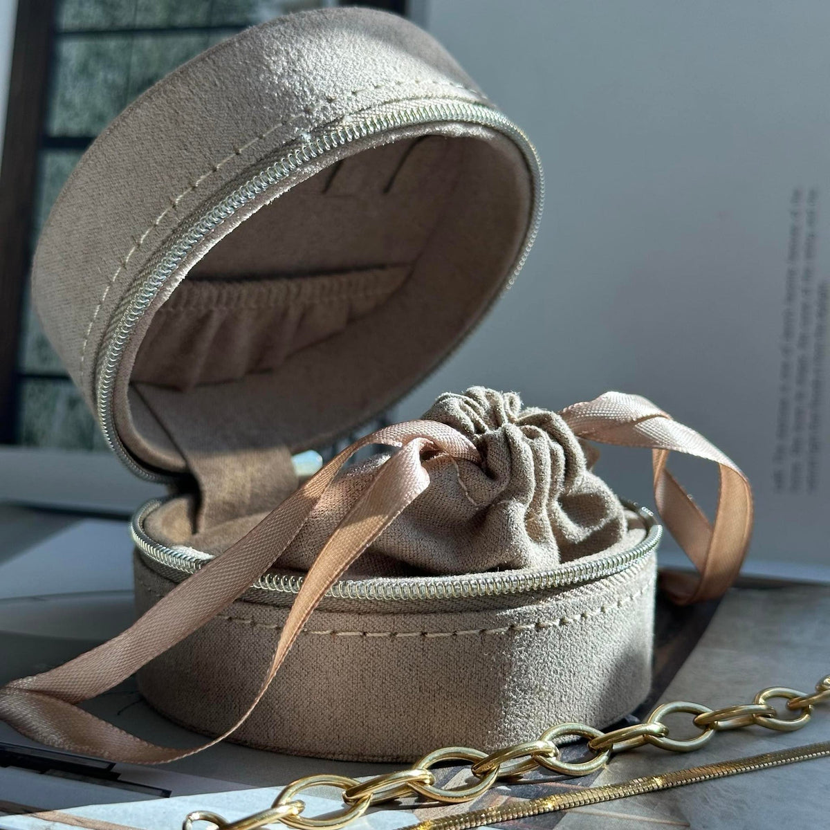 Coffret cadeau Mascha - Ensemble de 2 bracelets plaqués or - Avec écrin à bijoux