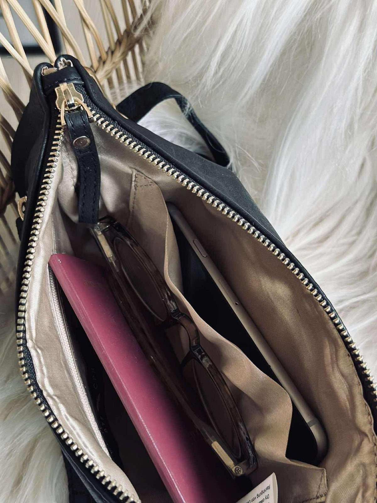 Pochette en cuir noir