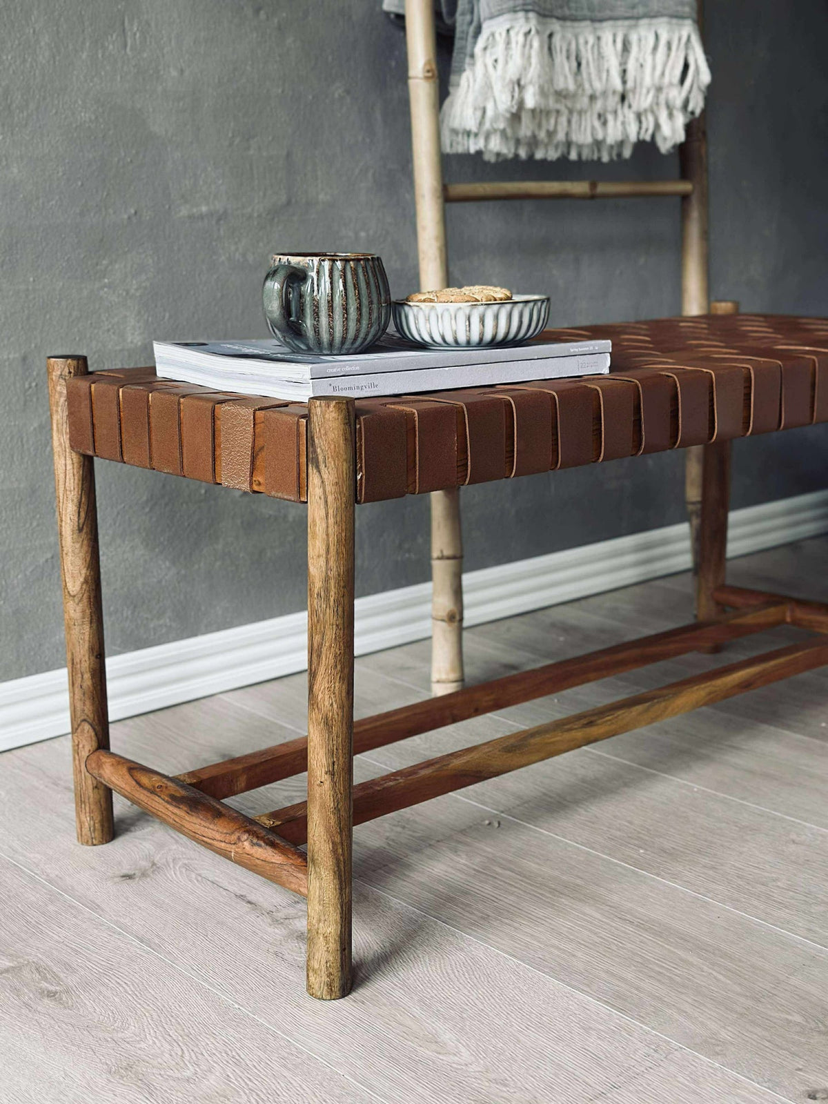 Banc avec assise tressée - cuir cognac