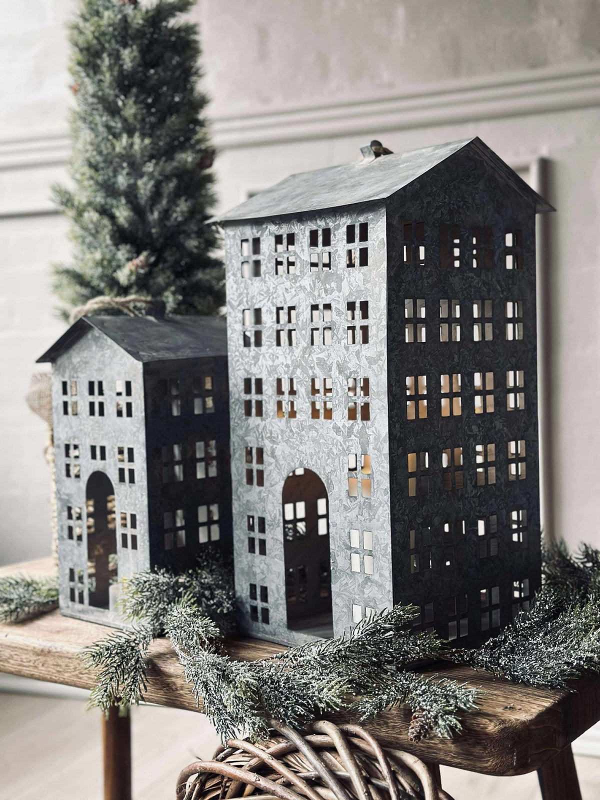 Lanterne Maison 40 cm.