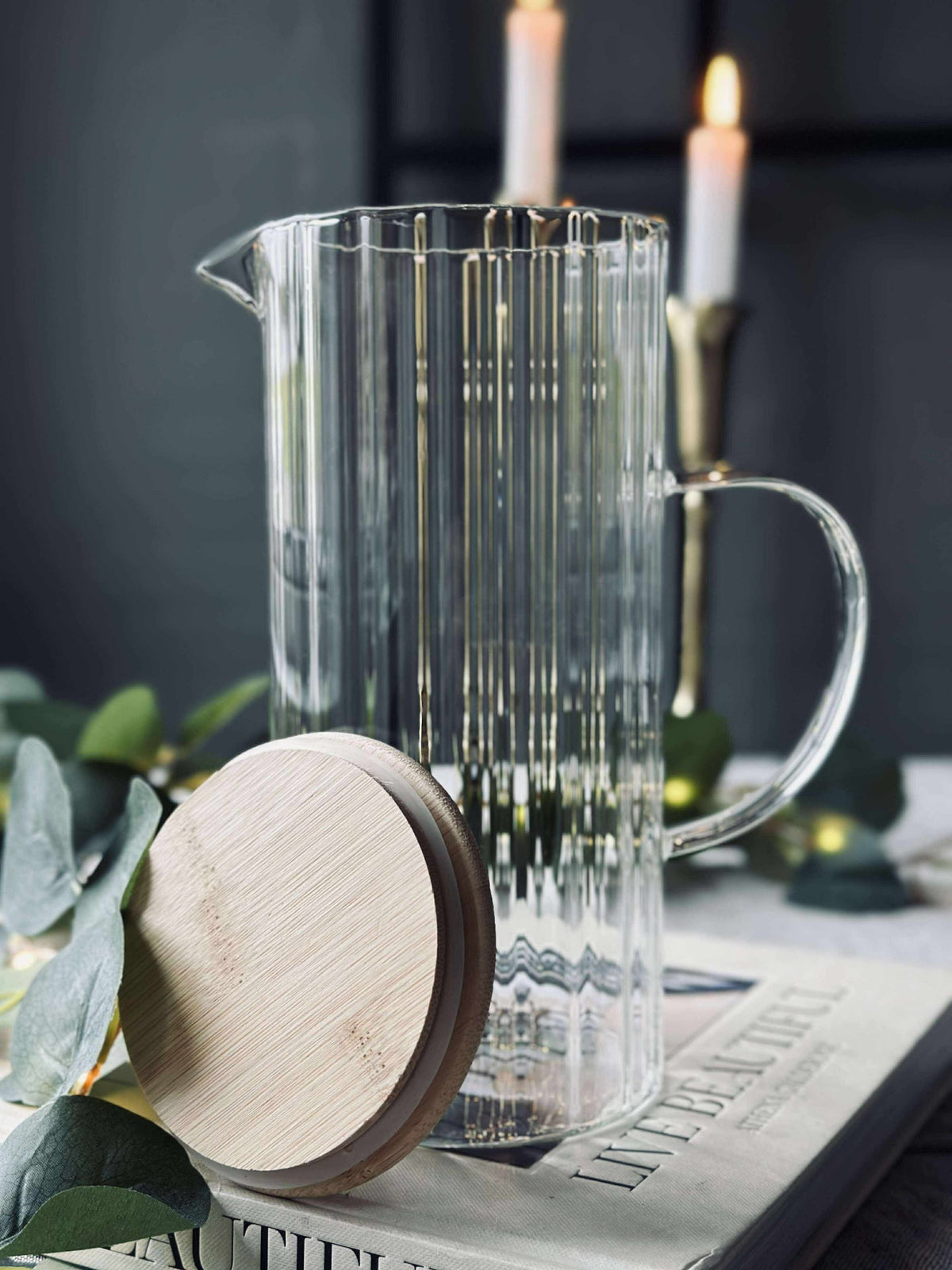 Carafe en verre avec couvercle en bambou