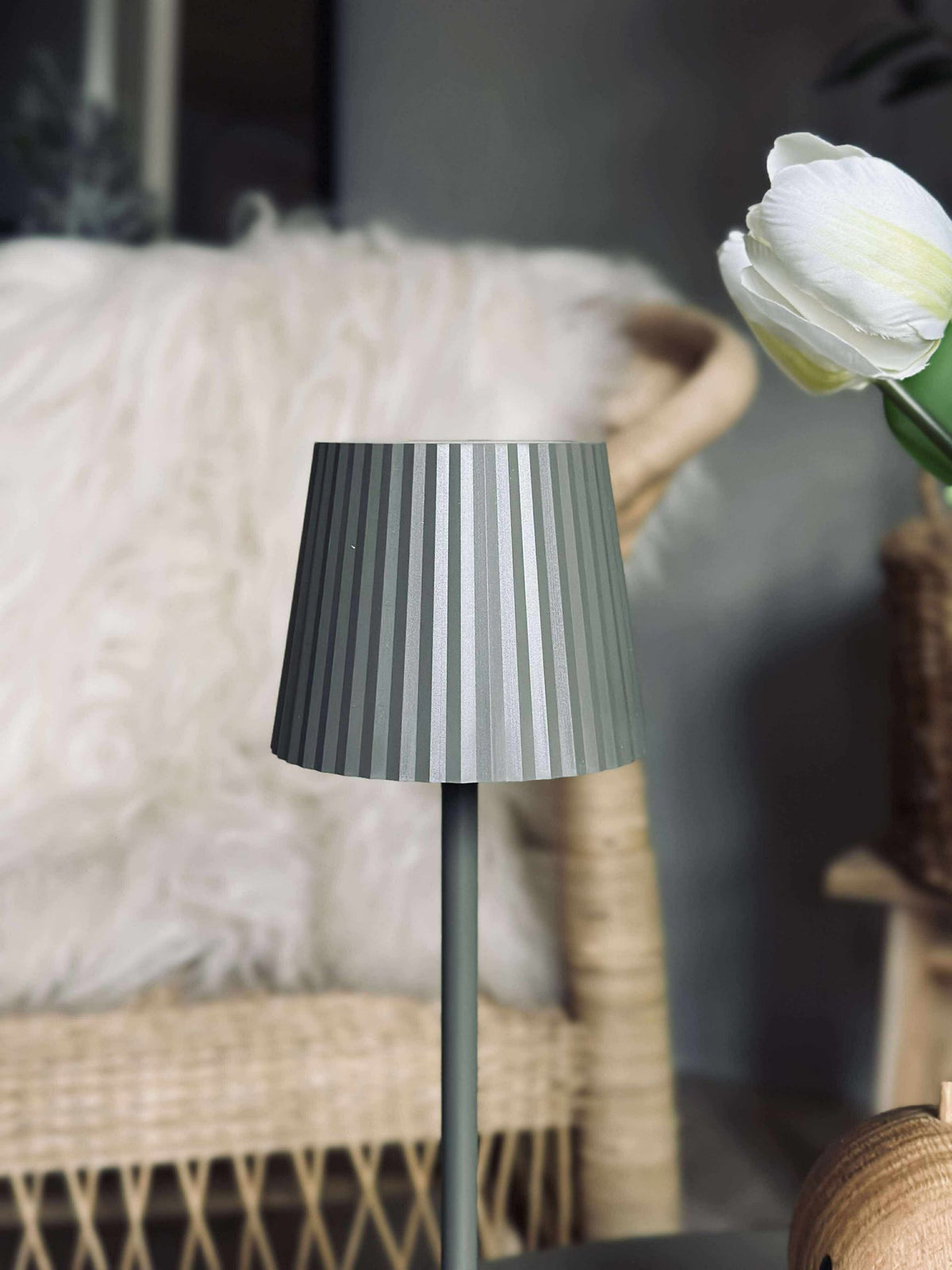 Lampe de table LED MILLA Taupe - rechargeable