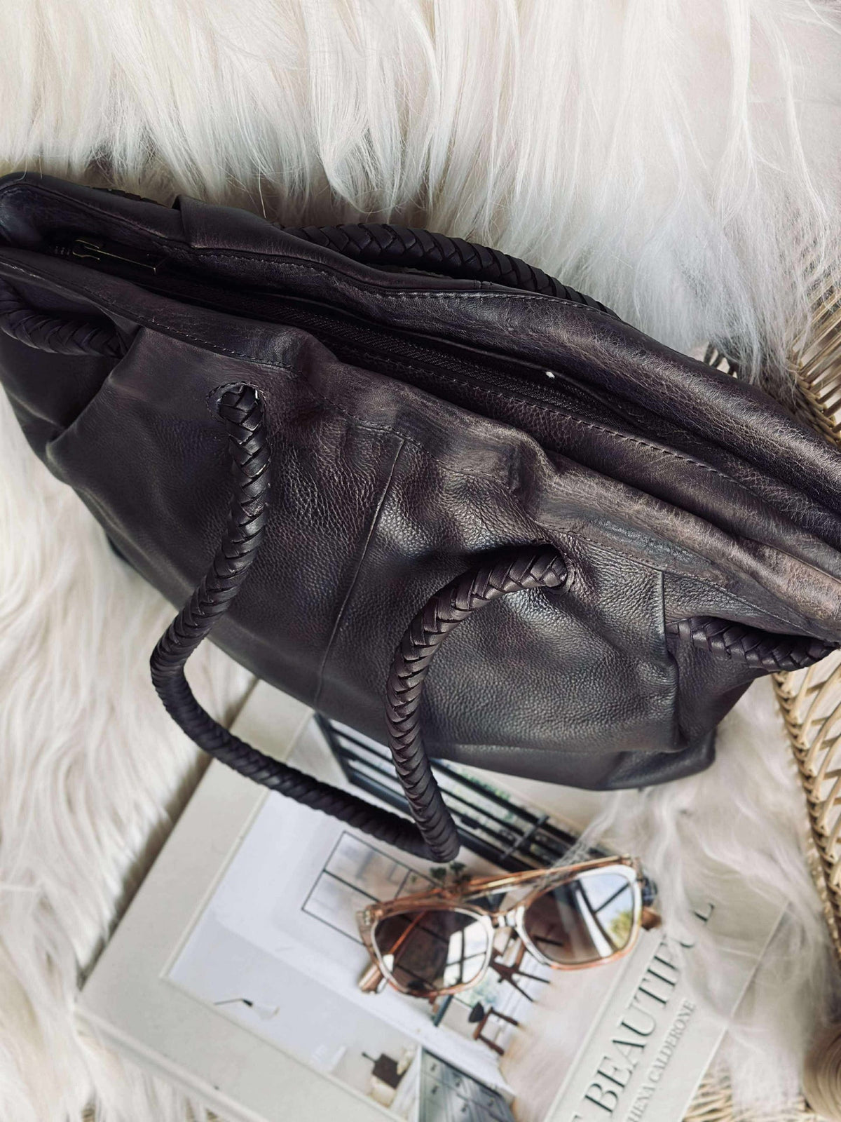 Sac bandoulière avec jolie bandoulière tressée - Brown