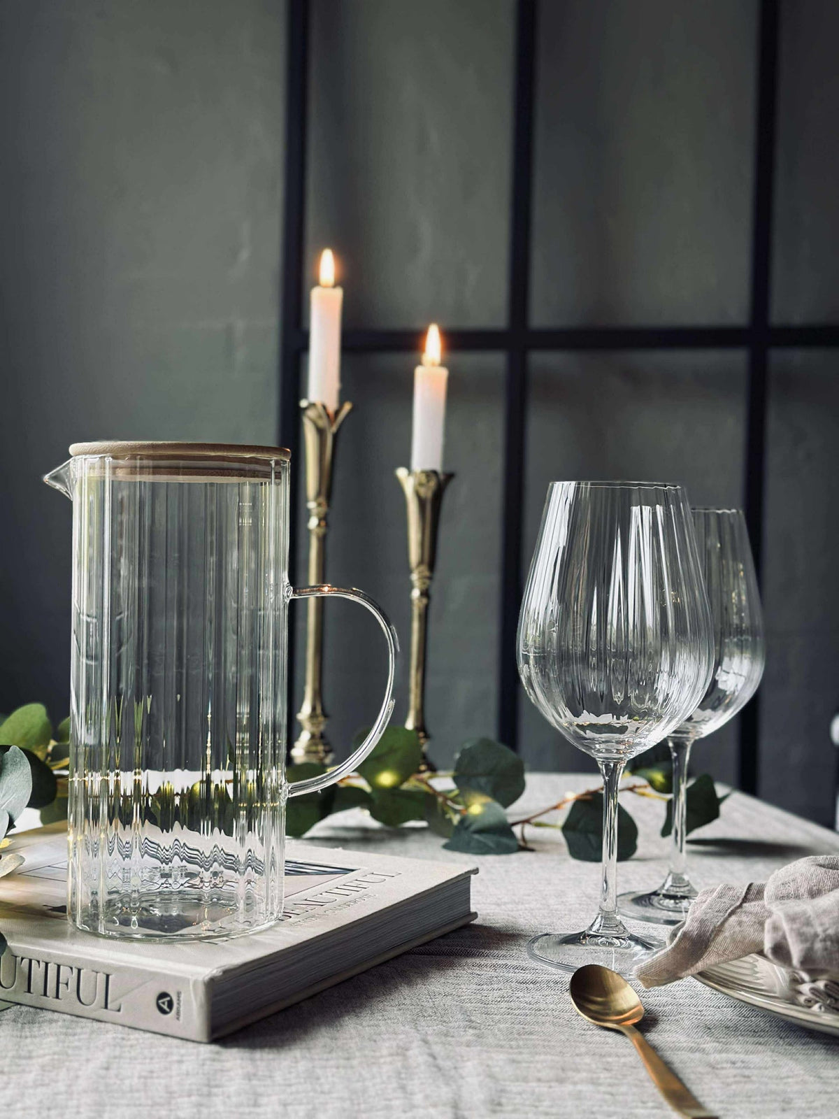 Carafe en verre avec couvercle en bambou
