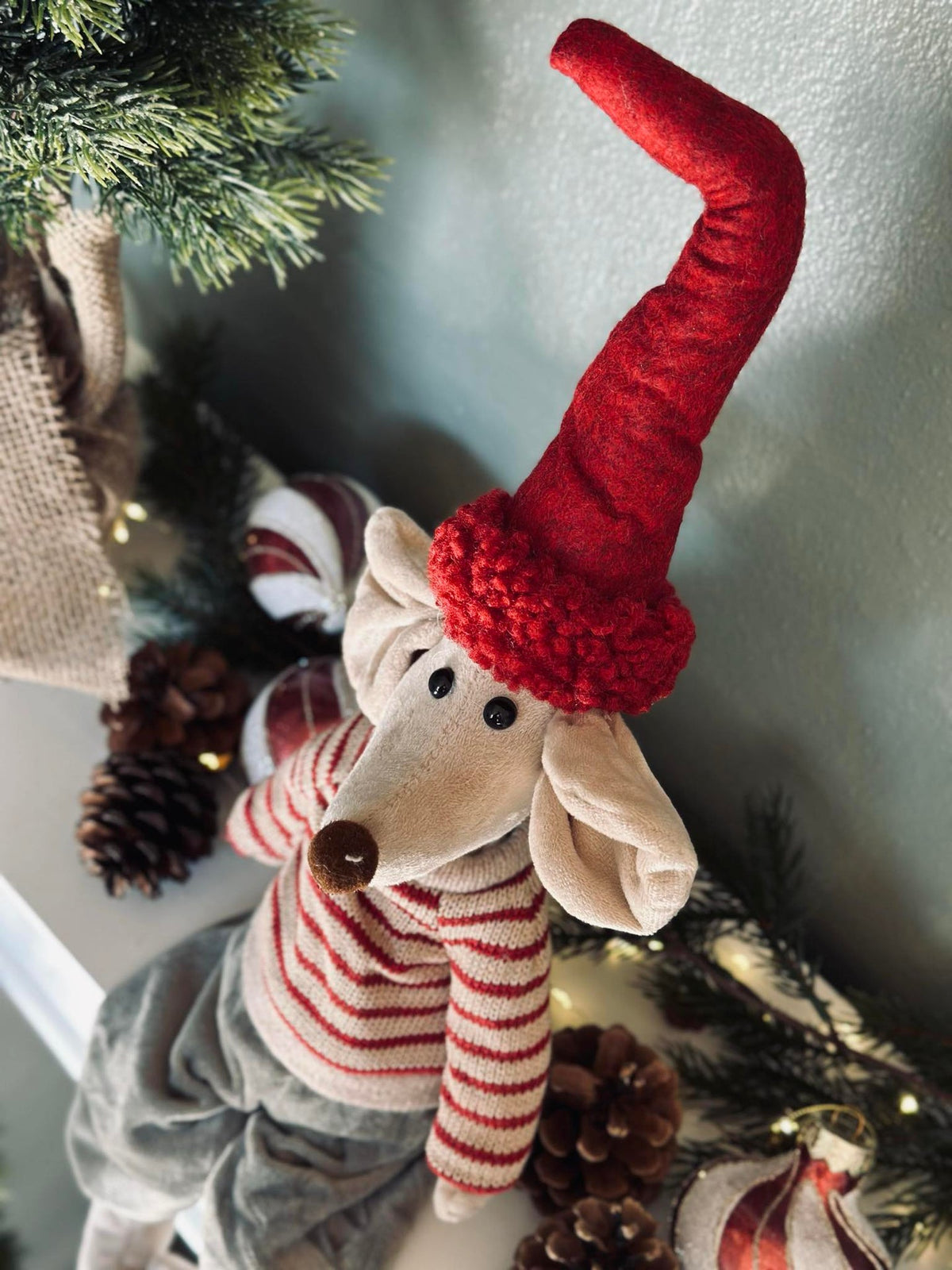 Petite souris de Noël - Garçon assis