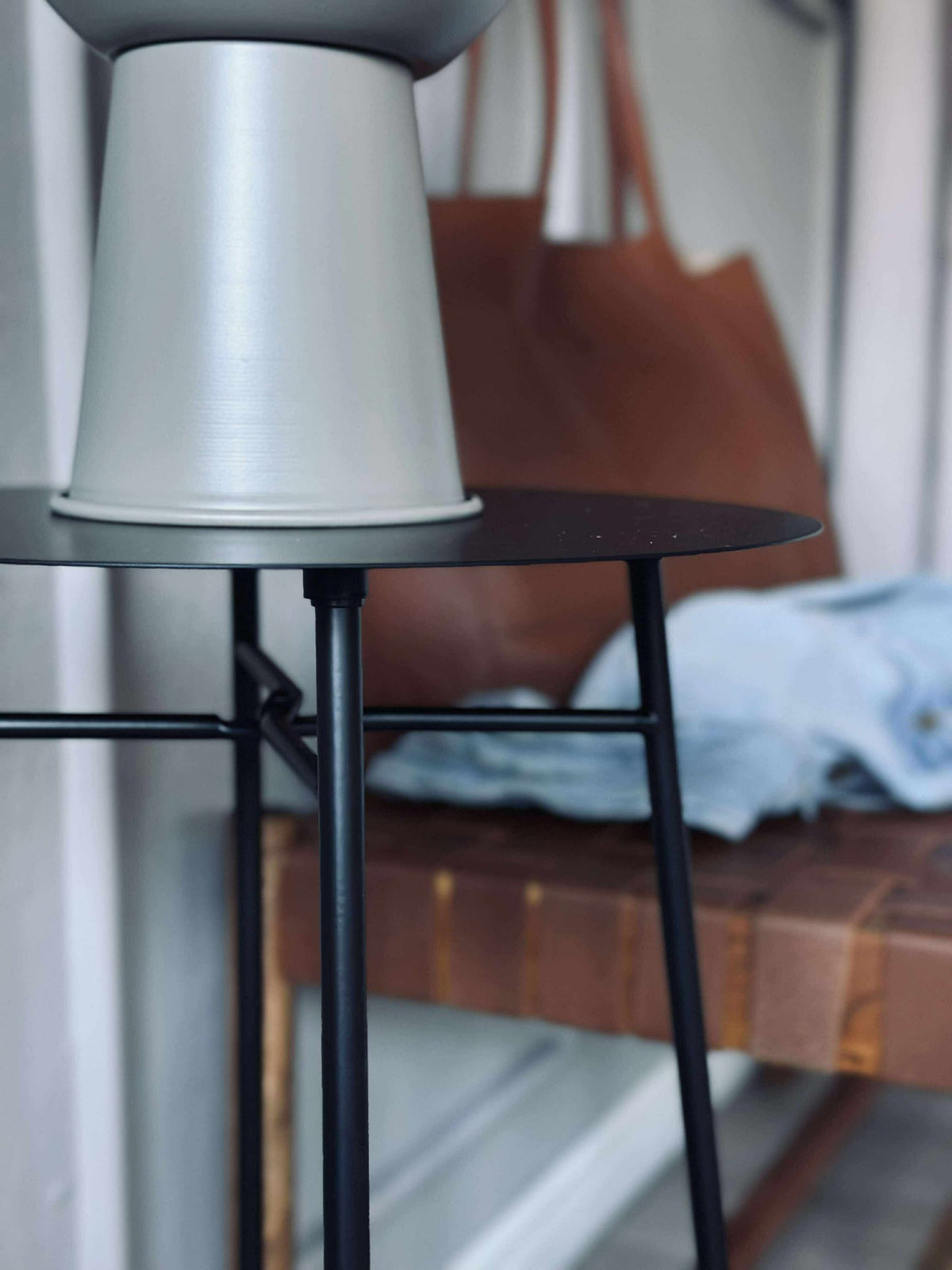 Table d’appoint avec étagère