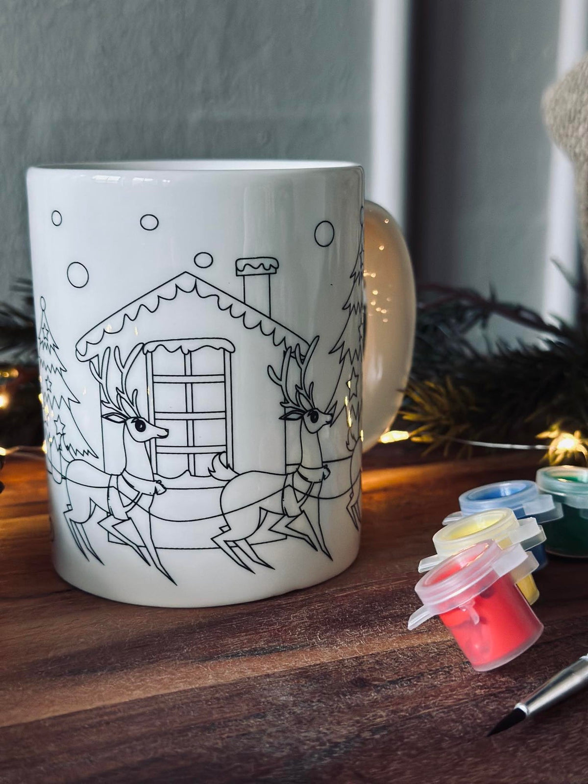 Tasse de Noël avec peinture