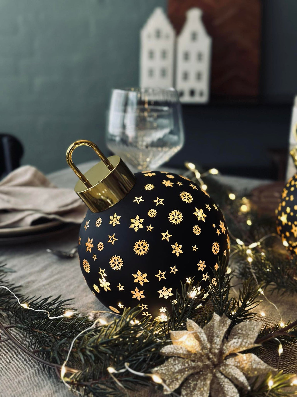 Boule de Noël avec éclairage LED - Black