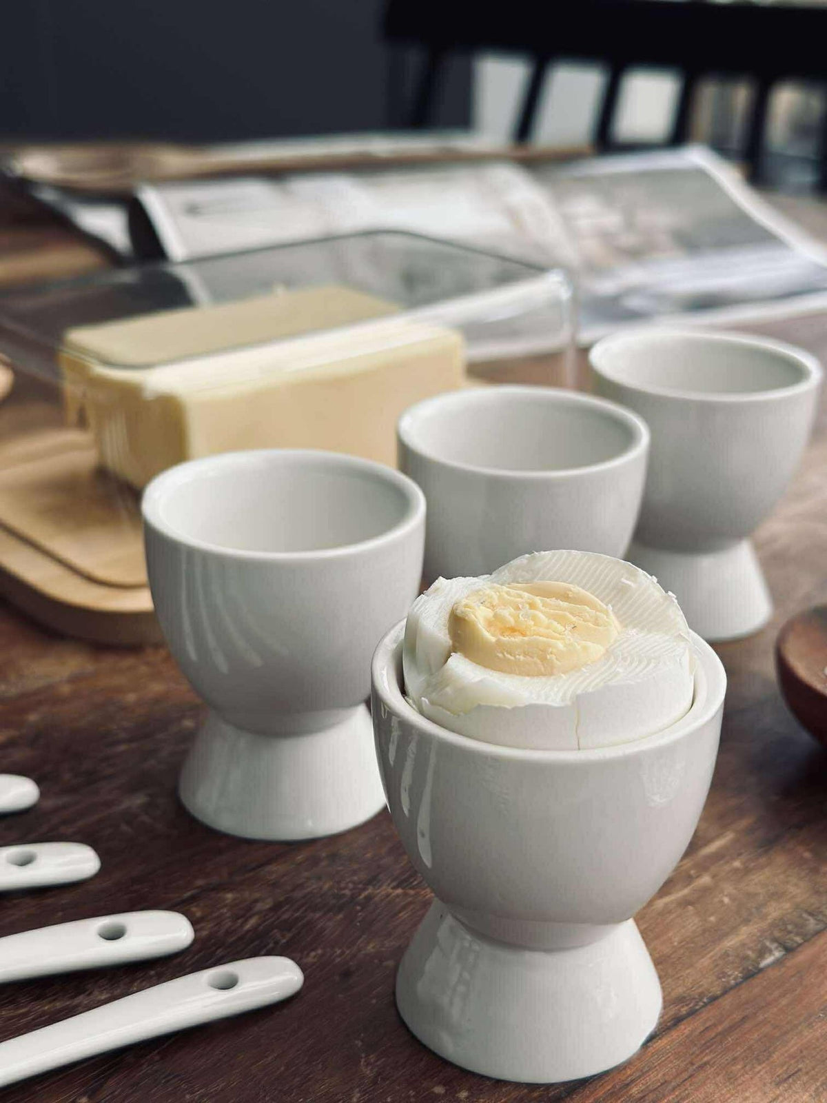 Coquetiers en porcelaine - 4 pcs avec cuillères
