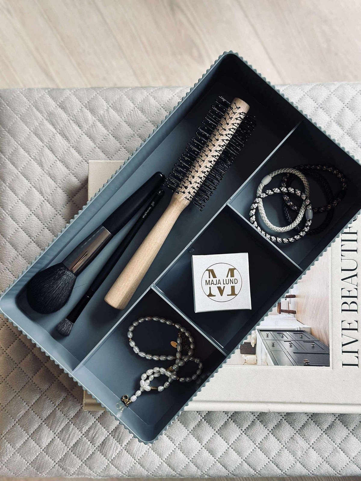 Organisateur maquillage avec compartiments - Gris