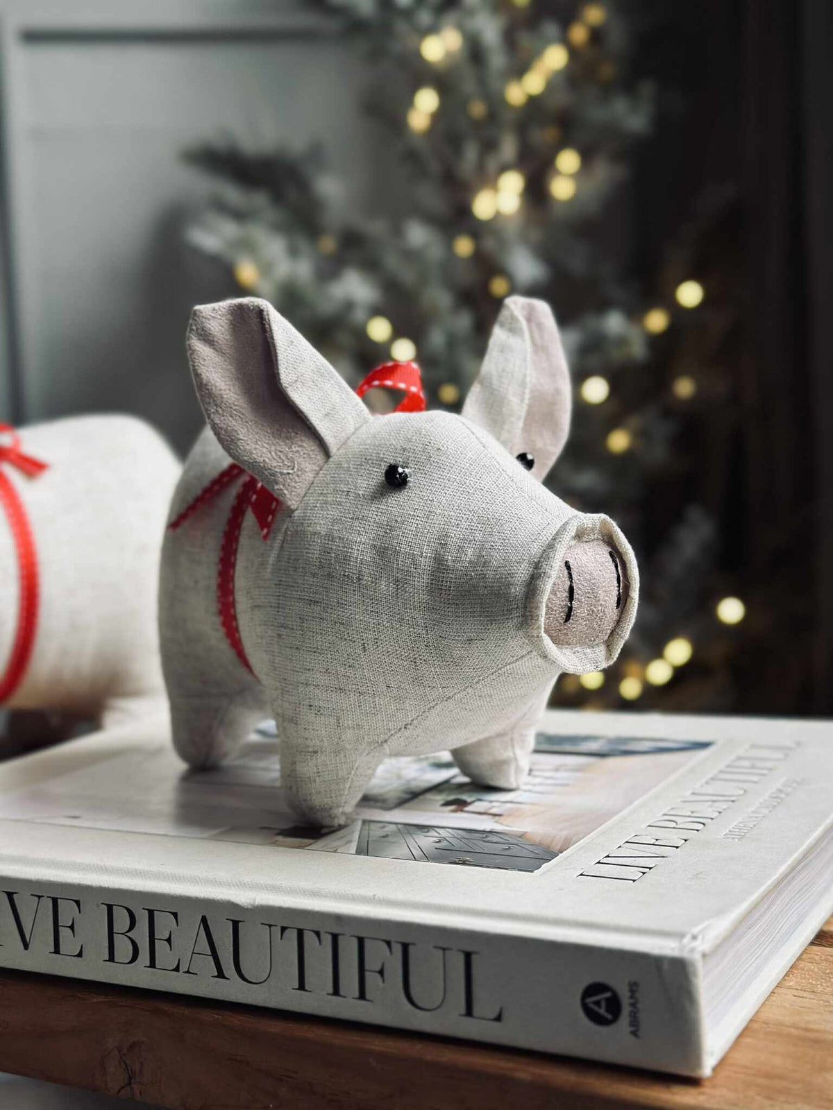 Cochon de Noël avec nœud - Sable