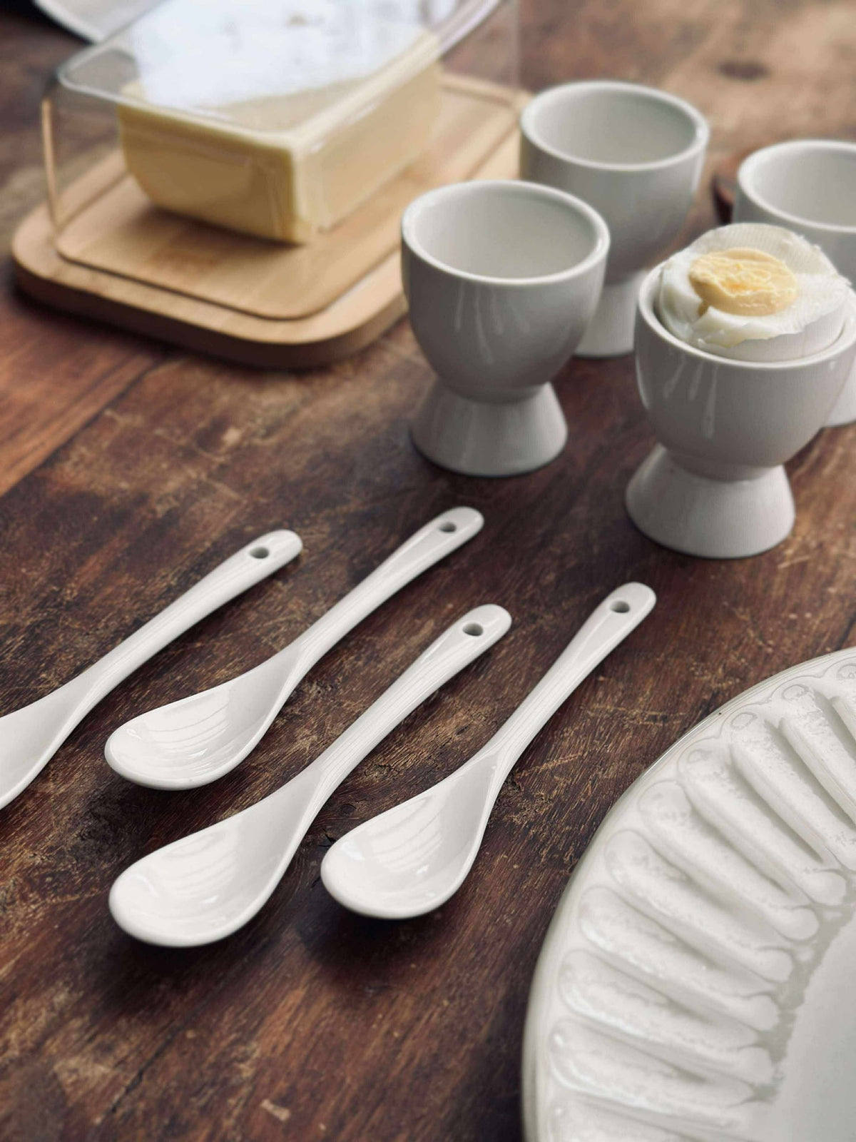 Coquetiers en porcelaine - 4 pcs avec cuillères