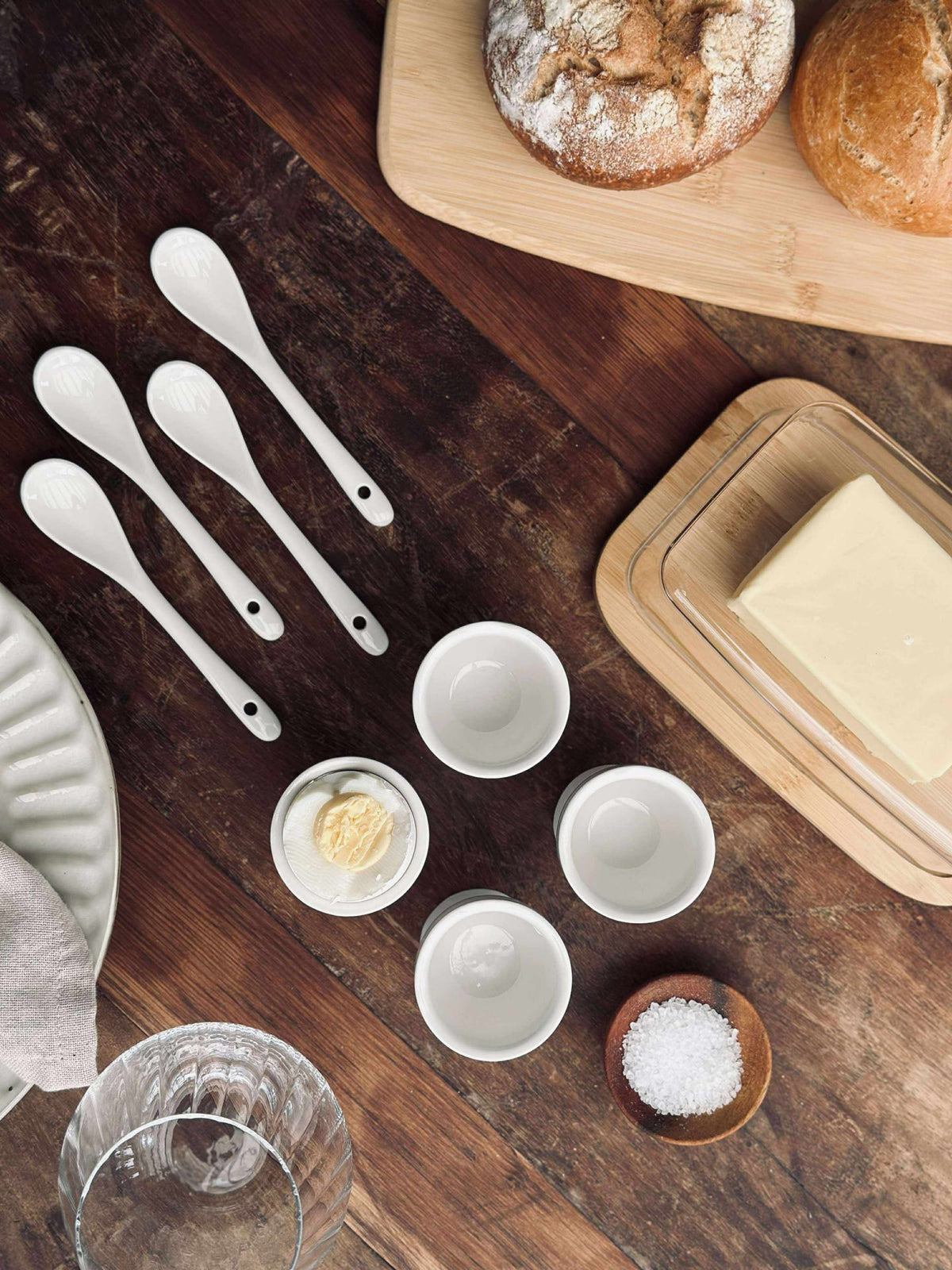 Coquetiers en porcelaine - 4 pcs avec cuillères
