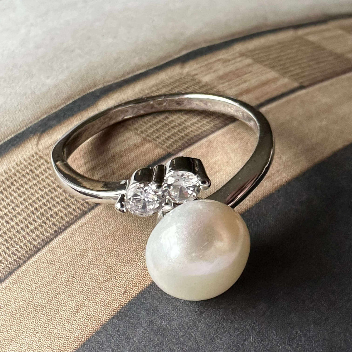 Bague Rini - Réglable avec perles d’eau douce