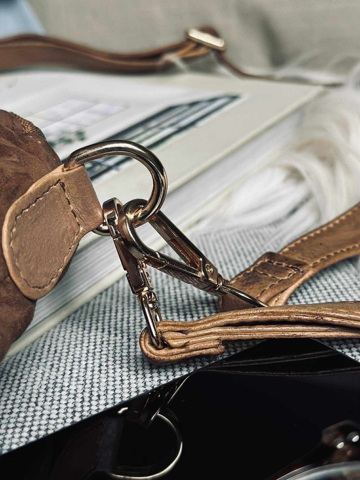 Pochette crossbody ALICE - Daim caramel