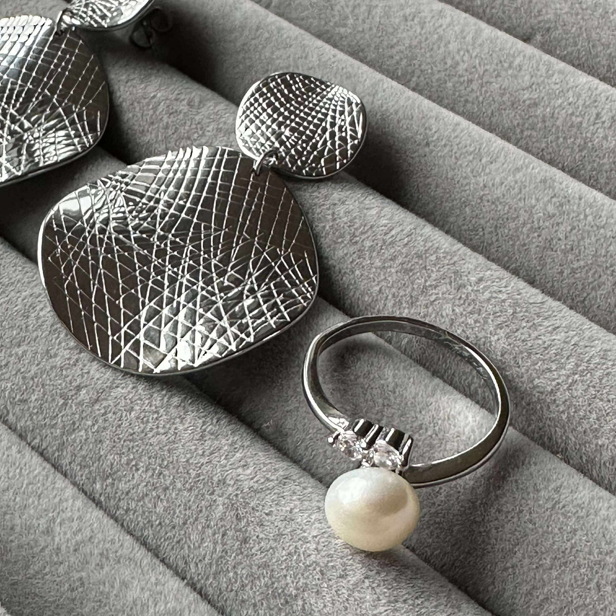 Bague Rini - Réglable avec perles d’eau douce