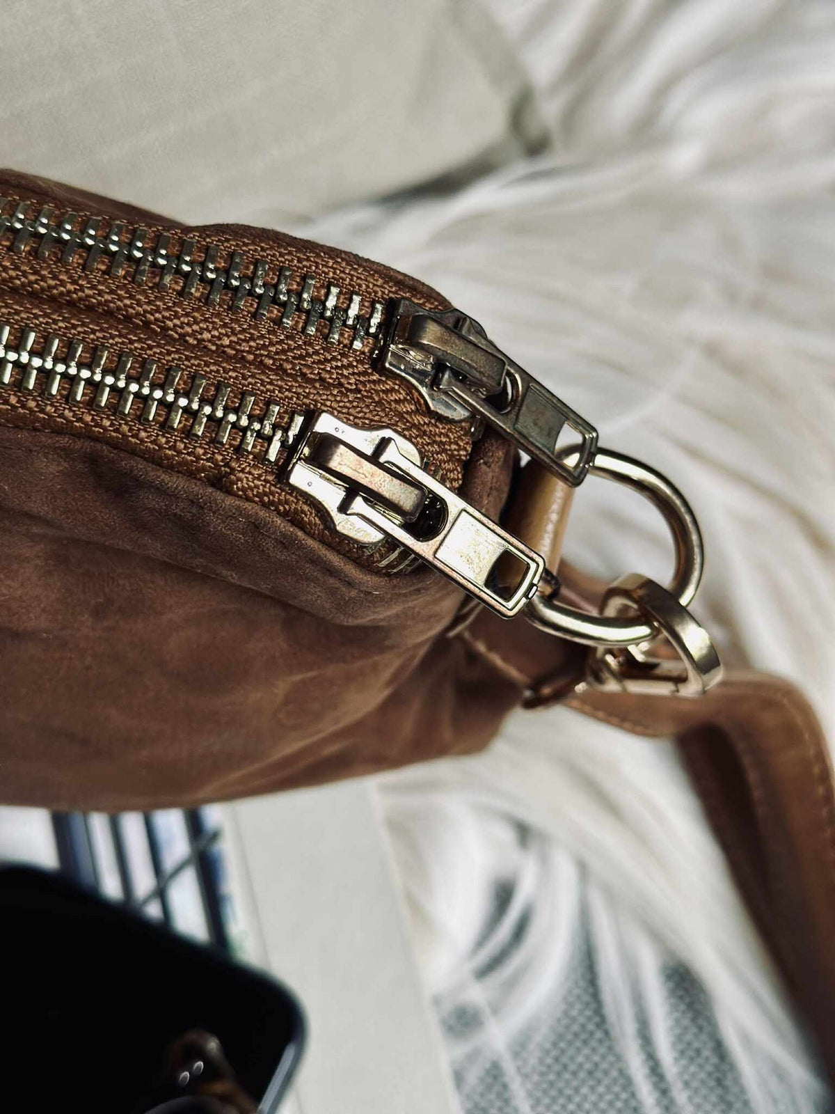 Pochette crossbody ALICE - Daim caramel