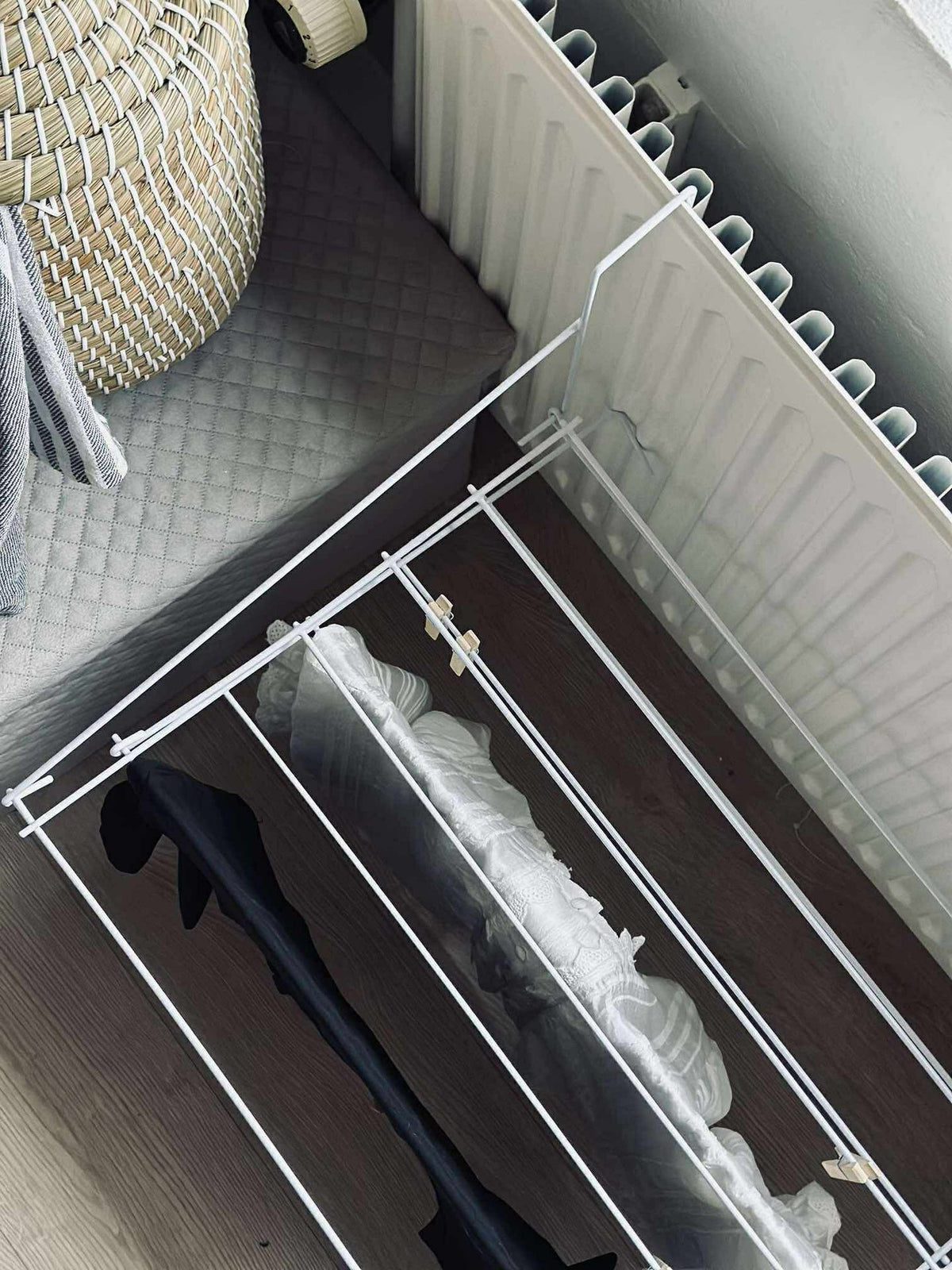 Étendoir à linge avec crochets