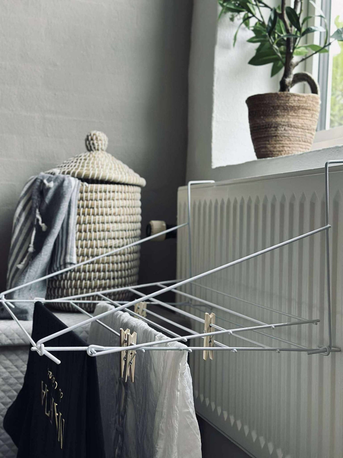 Étendoir à linge avec crochets