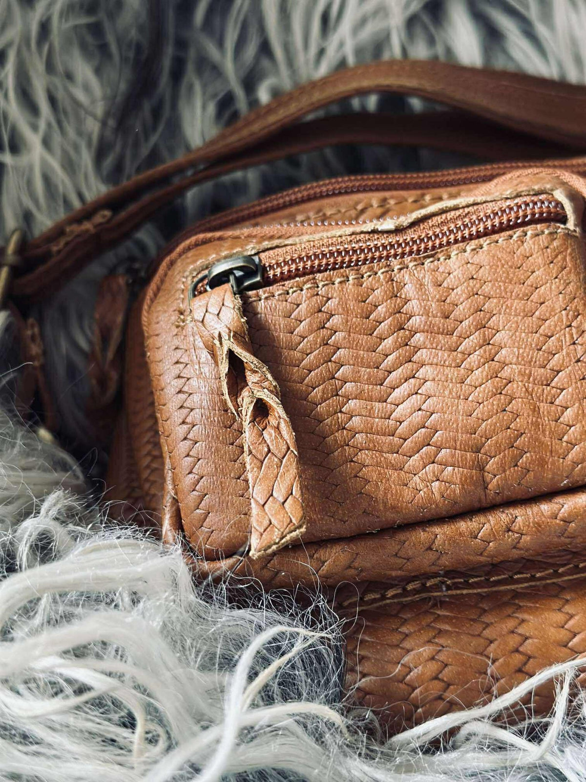 Sac banane Kaya - tressage cognac