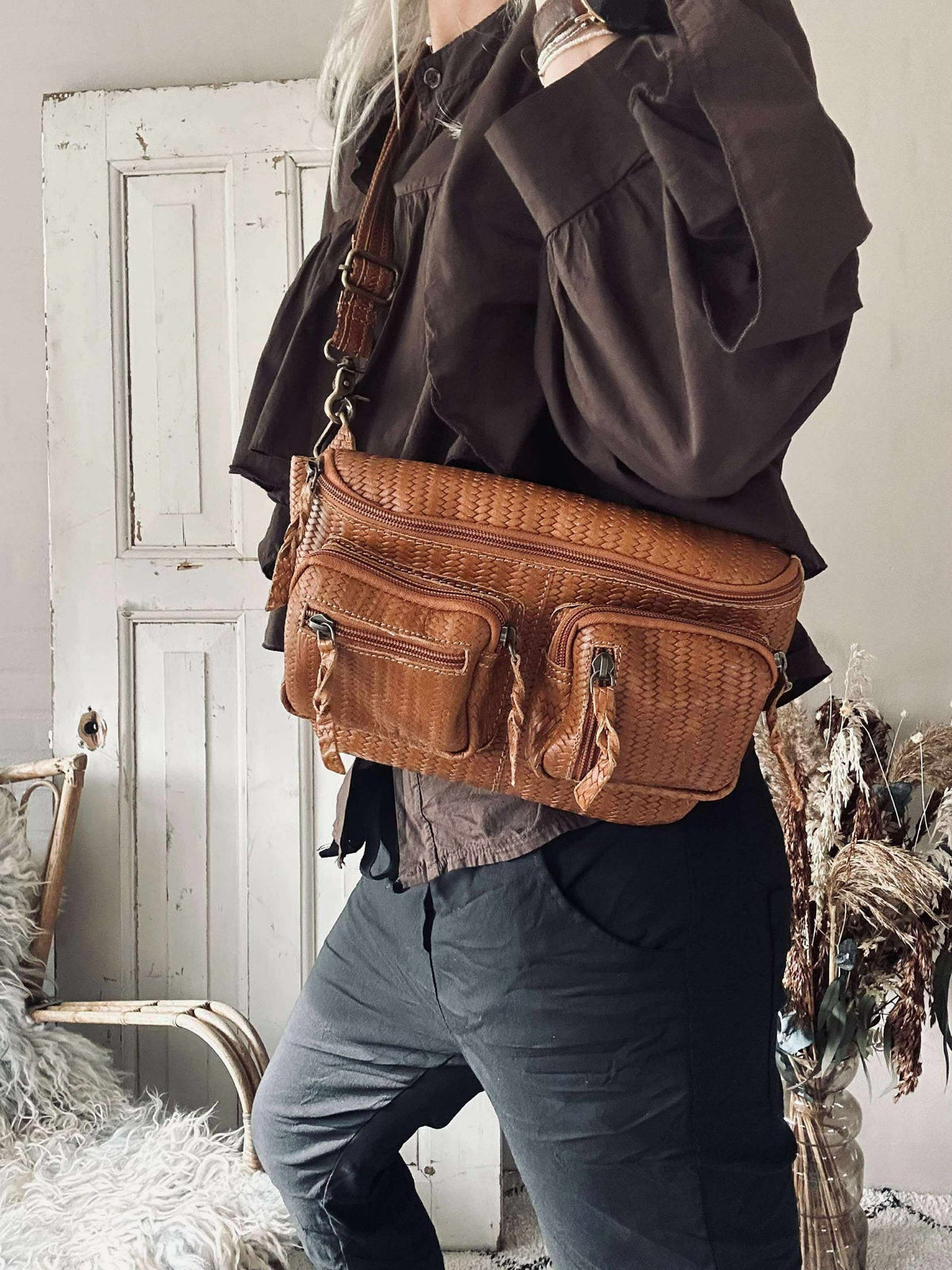 Sac banane Kaya - tressage cognac