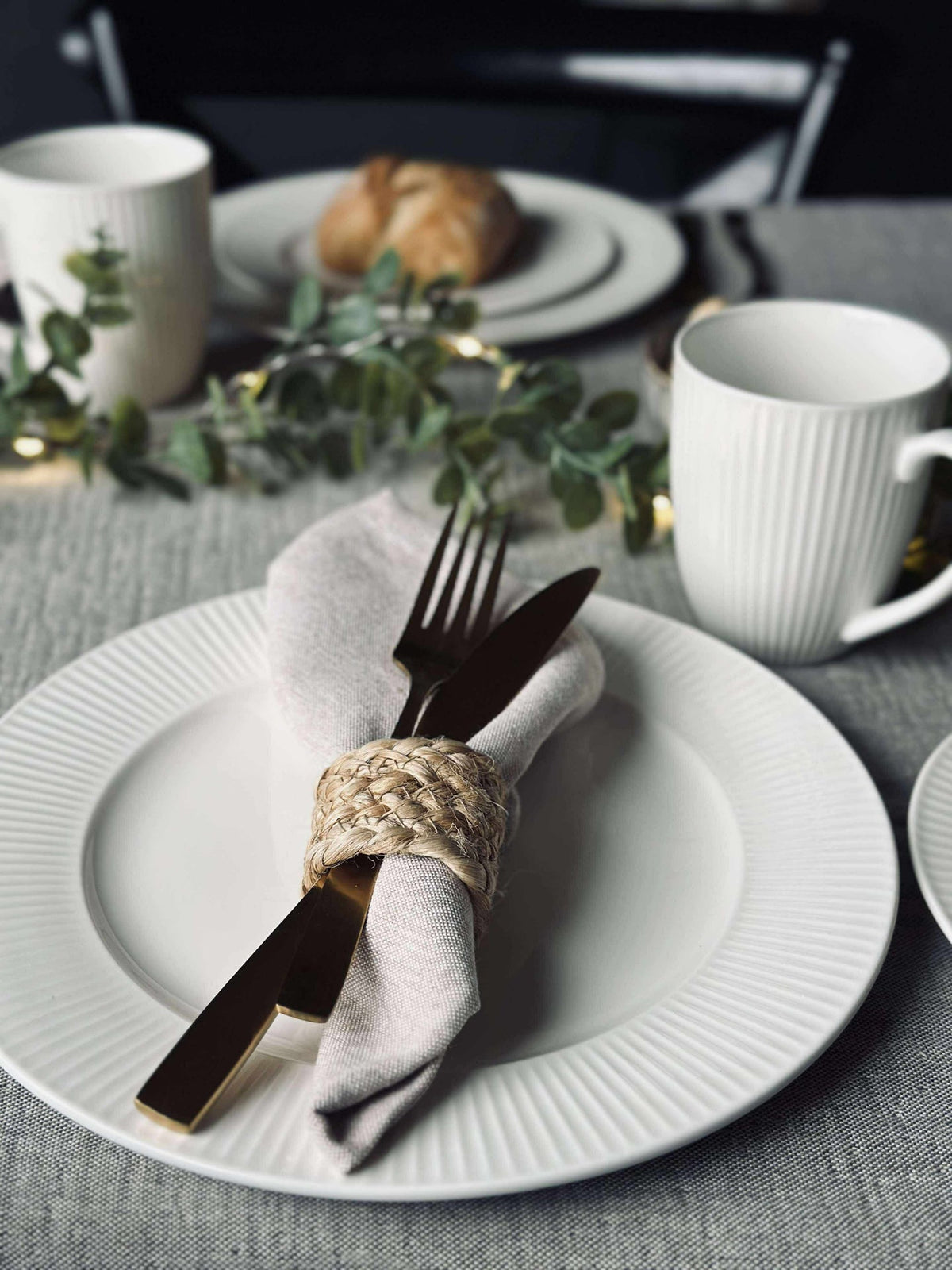 Assiette striée