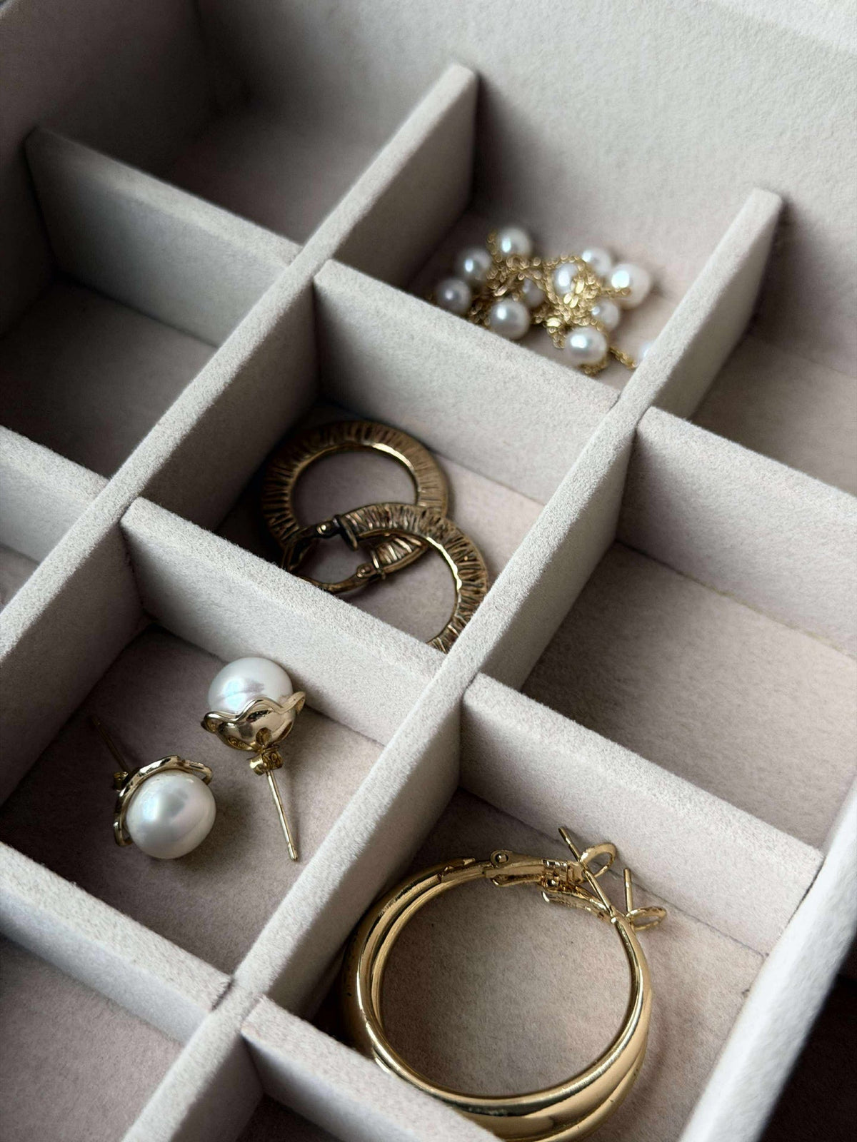 Boîte à bijoux avec nœud