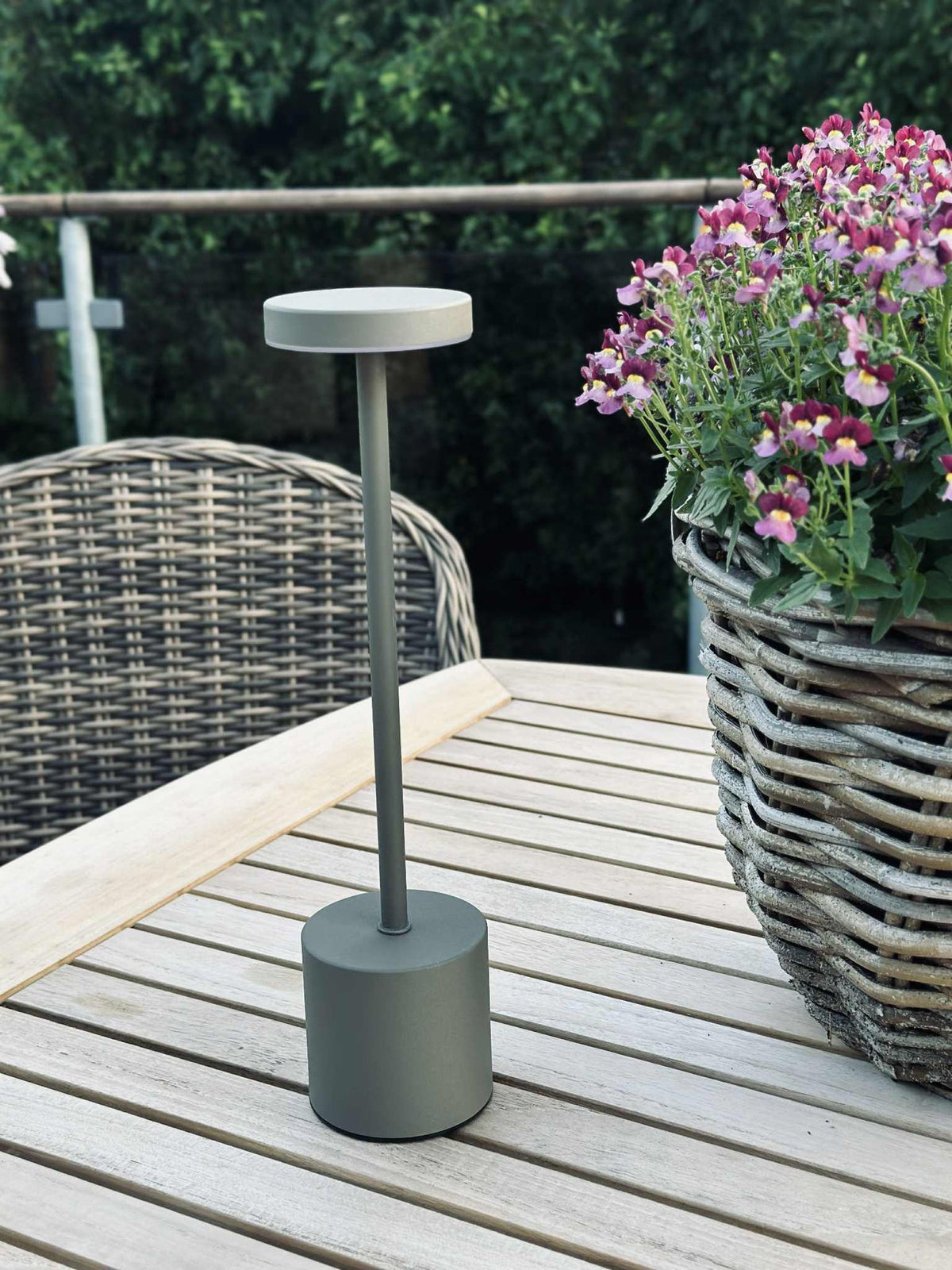 Lampe de table LED KELLY Taupe - rechargeable