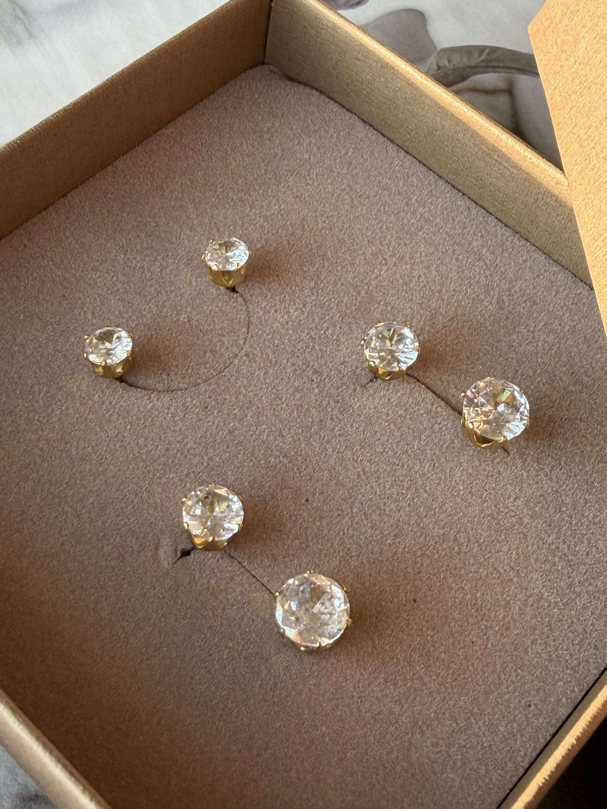 Box mix avec 6 boucles d’oreilles - Riva plaqué or 18k