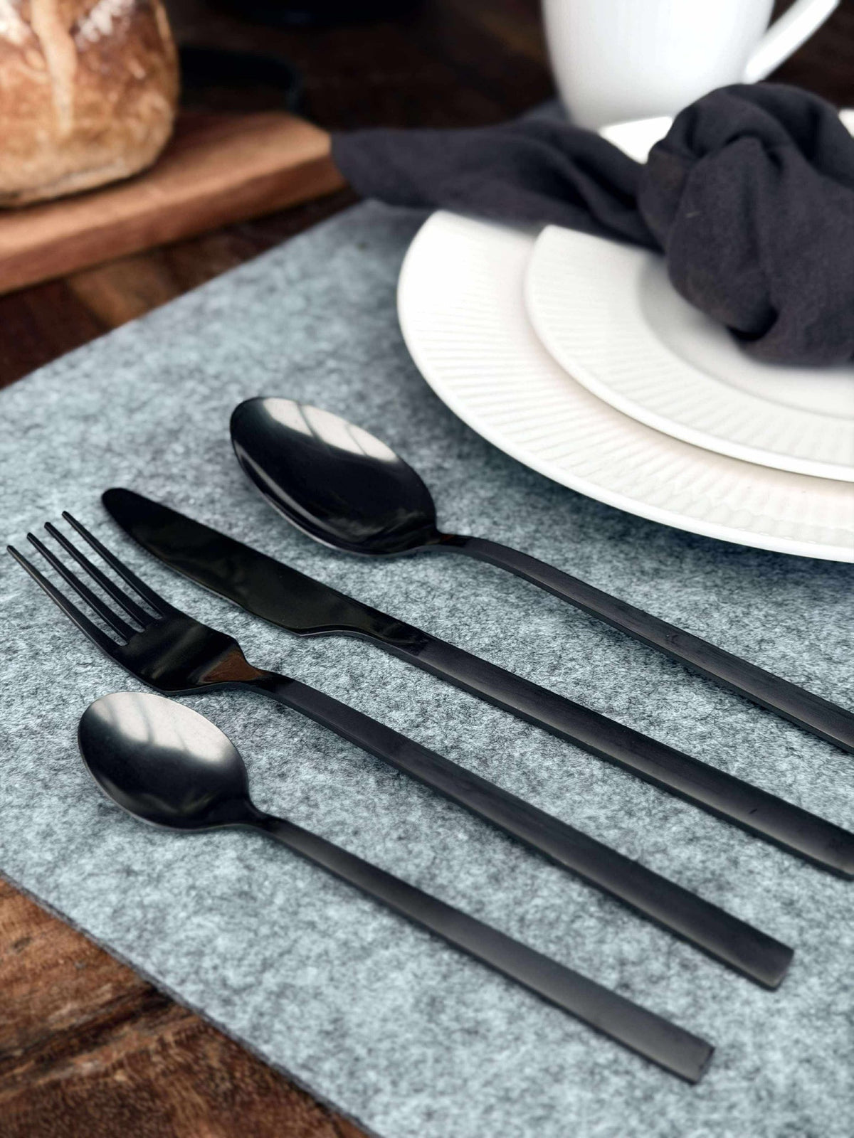 Couverts 16 pièces en coffret - Noir mat