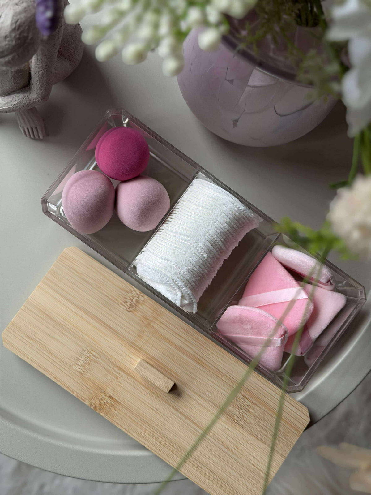 Organiseur de maquillage avec contenu