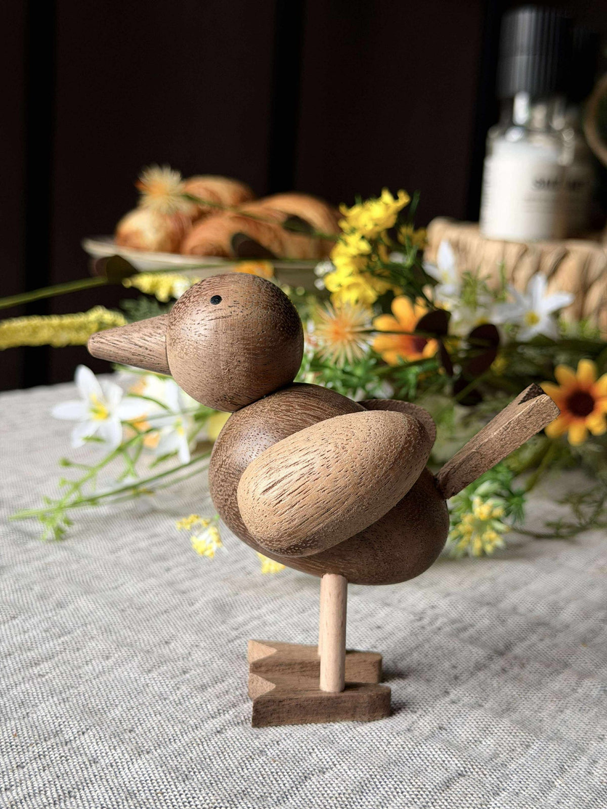 Oiseau debout - Brun ambre