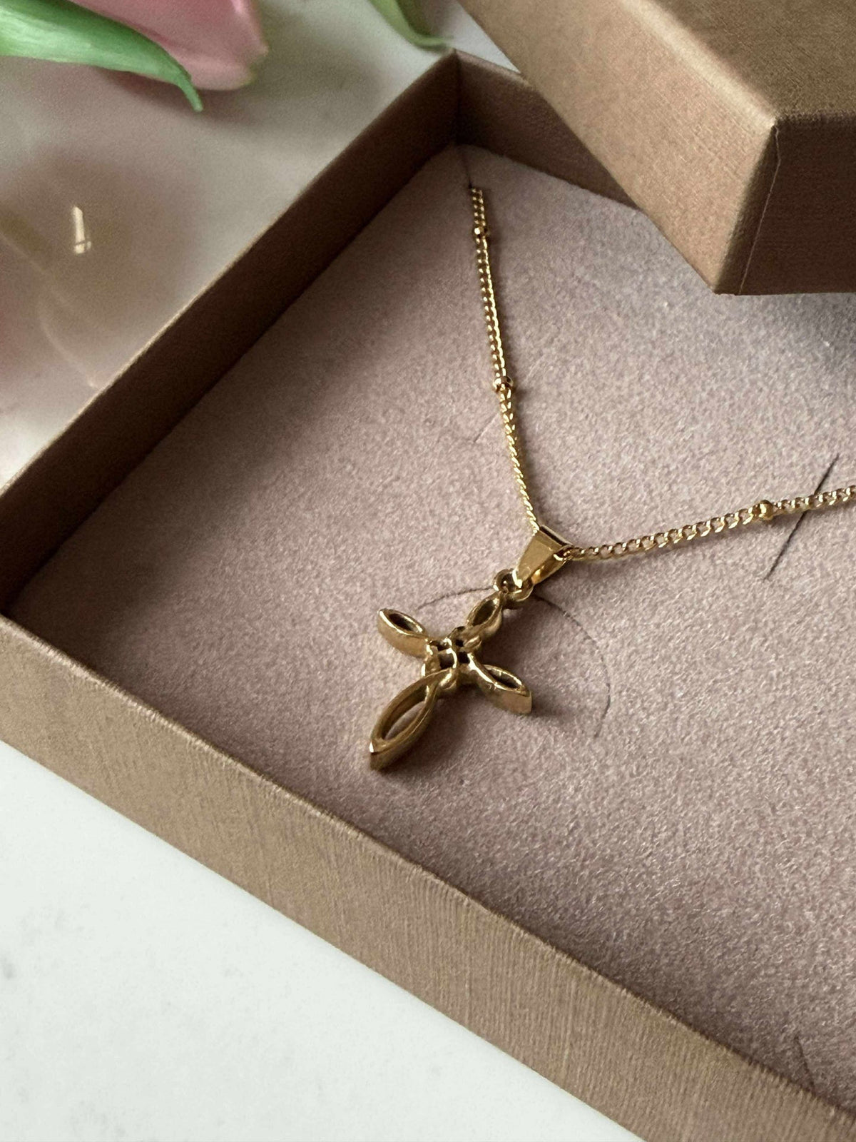 Collier croix Sapphira - plaqué or