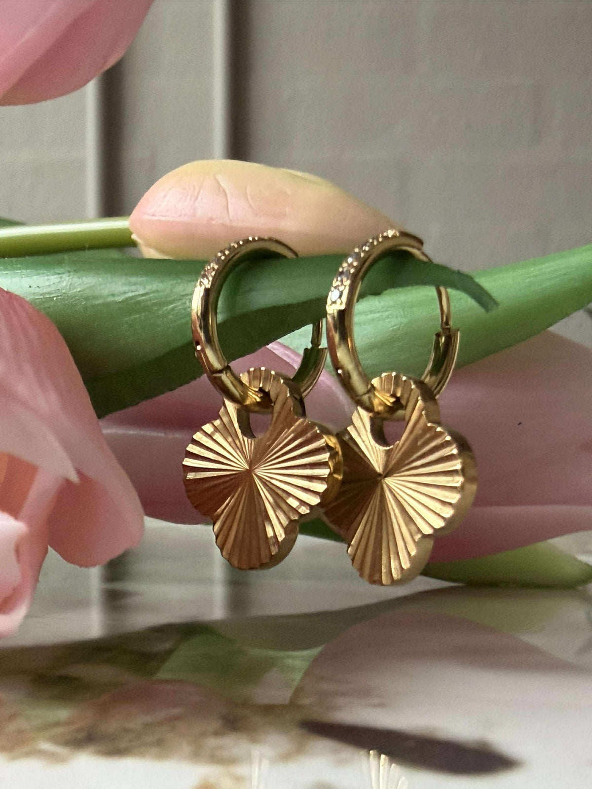Boucles d’oreilles SAGA - dorées