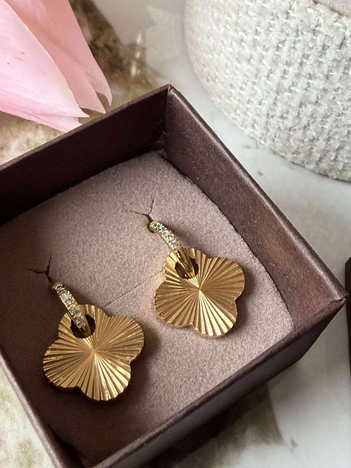 Boucles d’oreilles SAGA - dorées